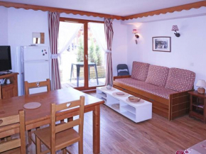 Appartement Confortable avec Piscine Chauffée et Sauna, Proche Pistes et Commerces - 4 Pers. - FR-1-322-527